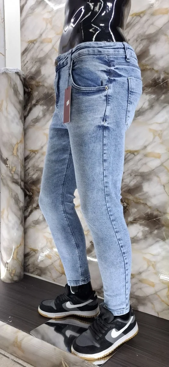 Calça básica azul clara 60