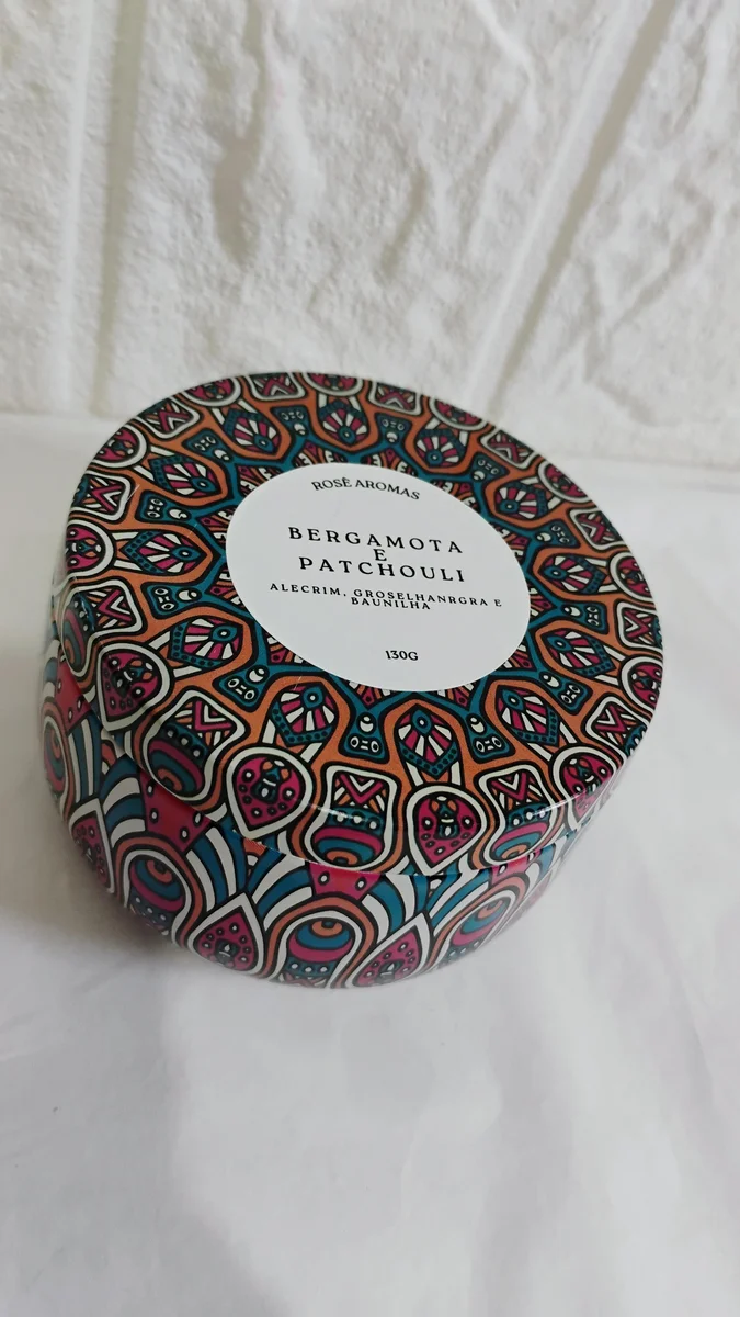 Vela aromática lata Mandala 130g  Bergamota e patchouli