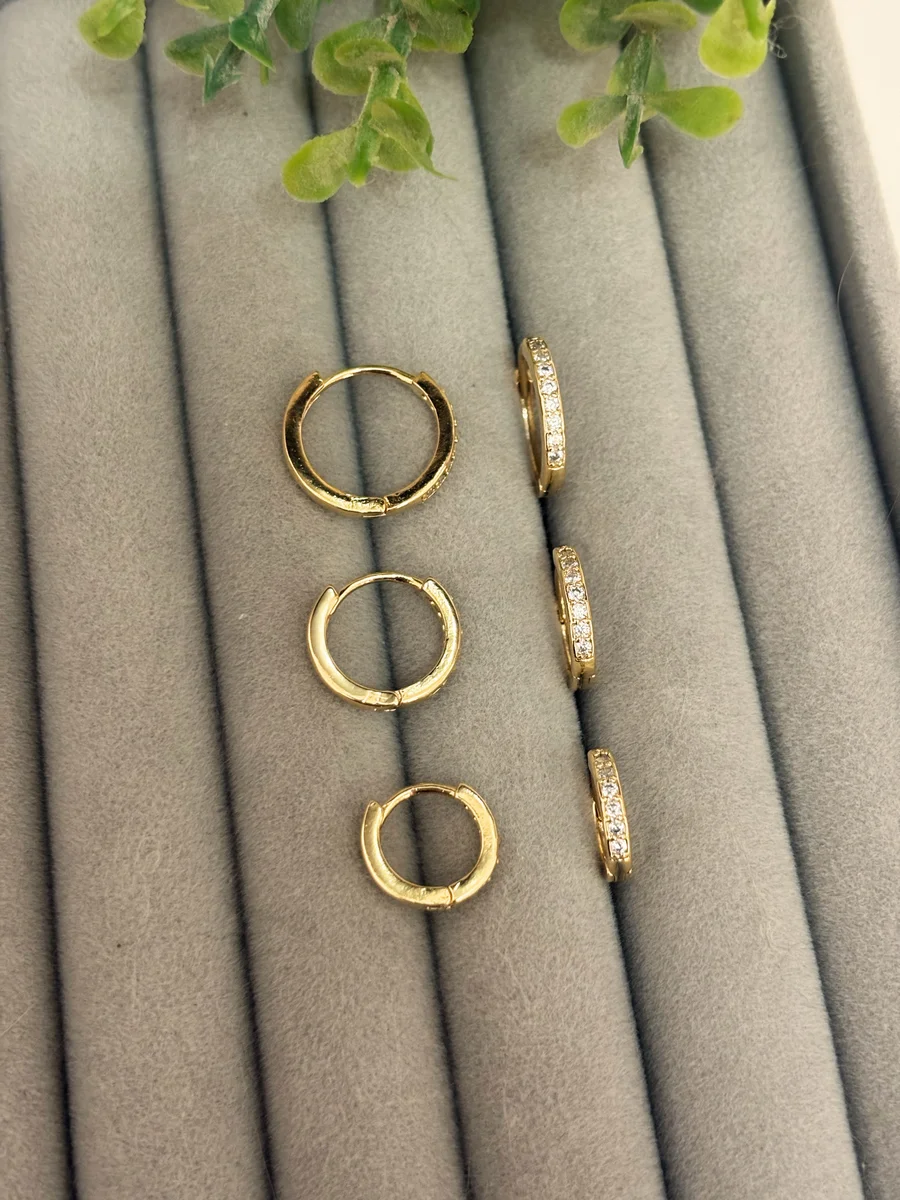 Trio brincos argola cravejada dourada