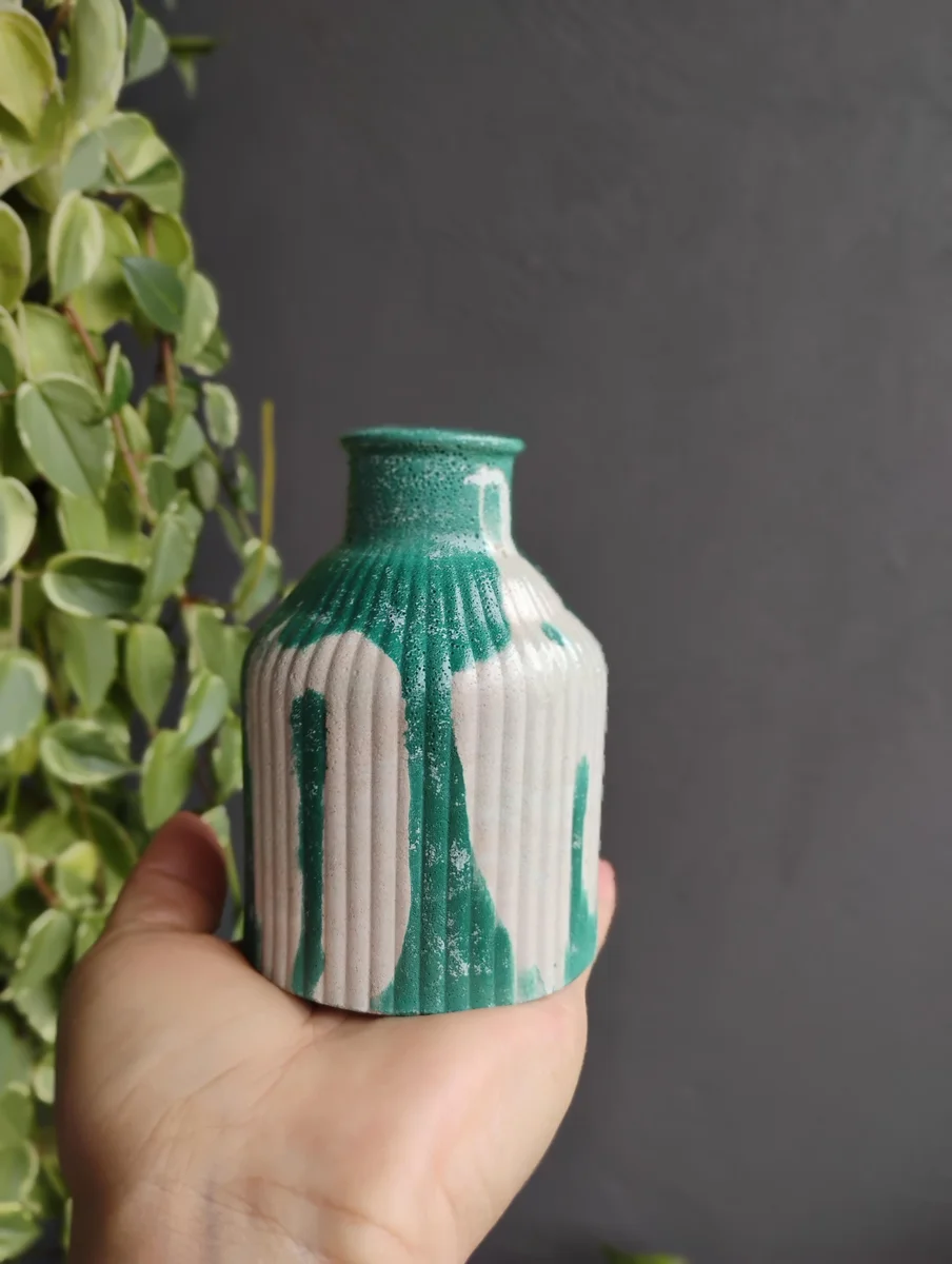 Mini vaso de concreto com suporte pra incenso