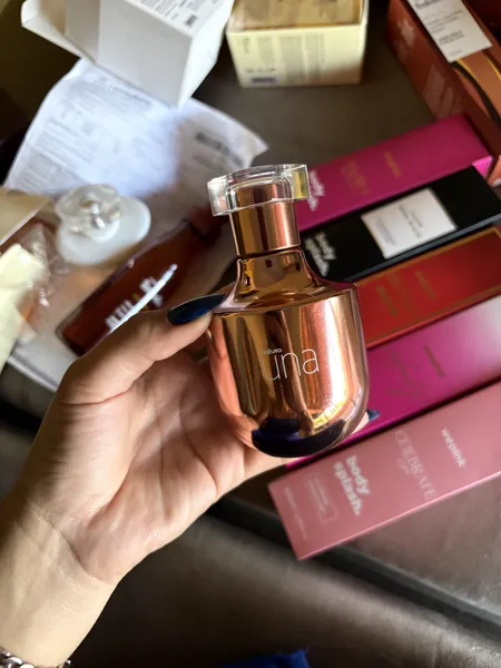 Perfume Una