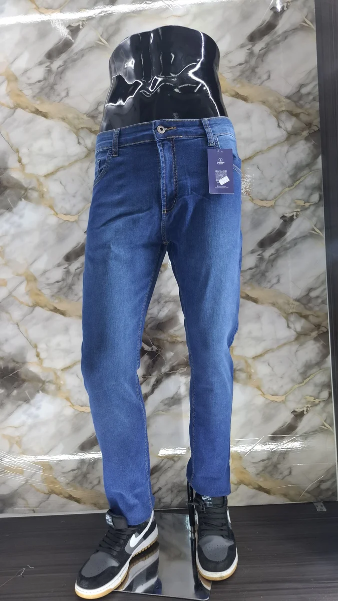 Calça básica azul escuro 84